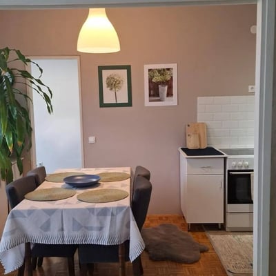 Miete einer gemütlichen 3-Zimmer-Wohnung, 76 m², im Viertel Block 63, Neu-Belgrad, Serbien
